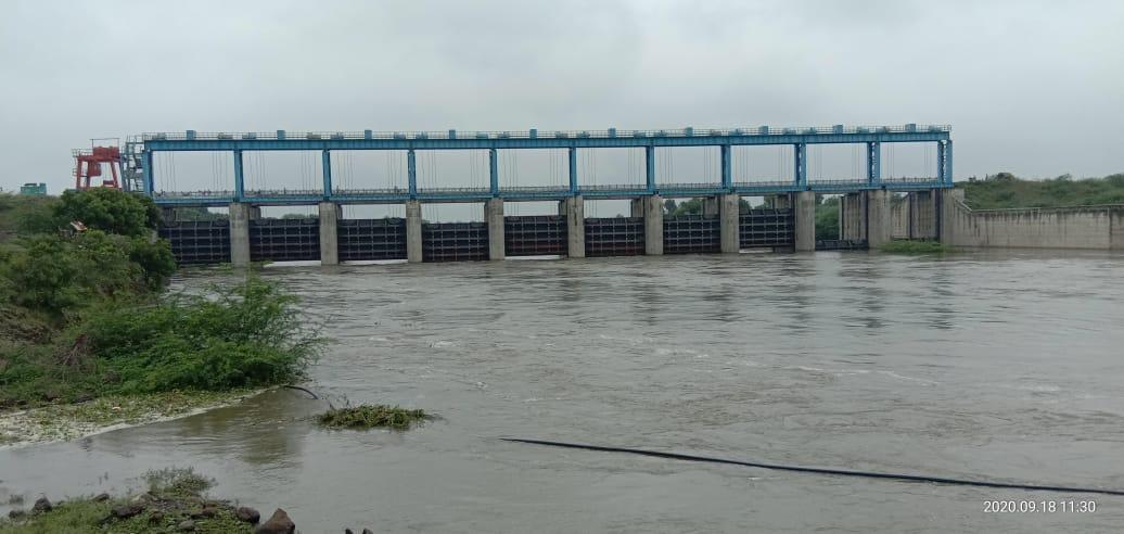 Pedhi Barrage Construction Site - Concrete Pouring